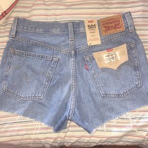 Levi’s 501 mid rise shorts